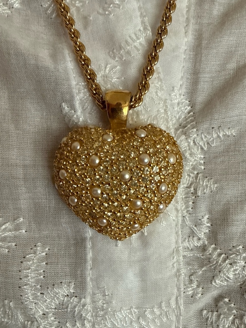 Vintage Dior Gold Pavé Crystal Faux Pearl Heart Necklace - Picture 2 of 4
